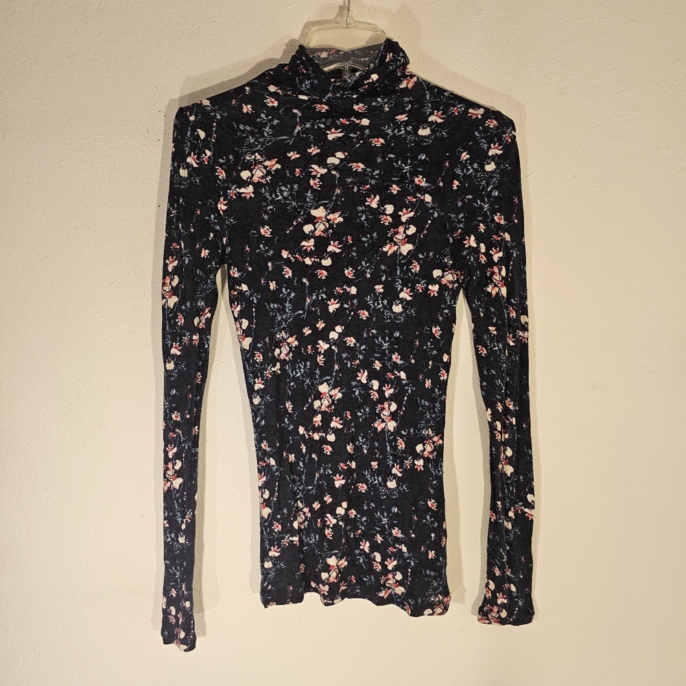 Club Monaco Black Floral Long Sleeve Top